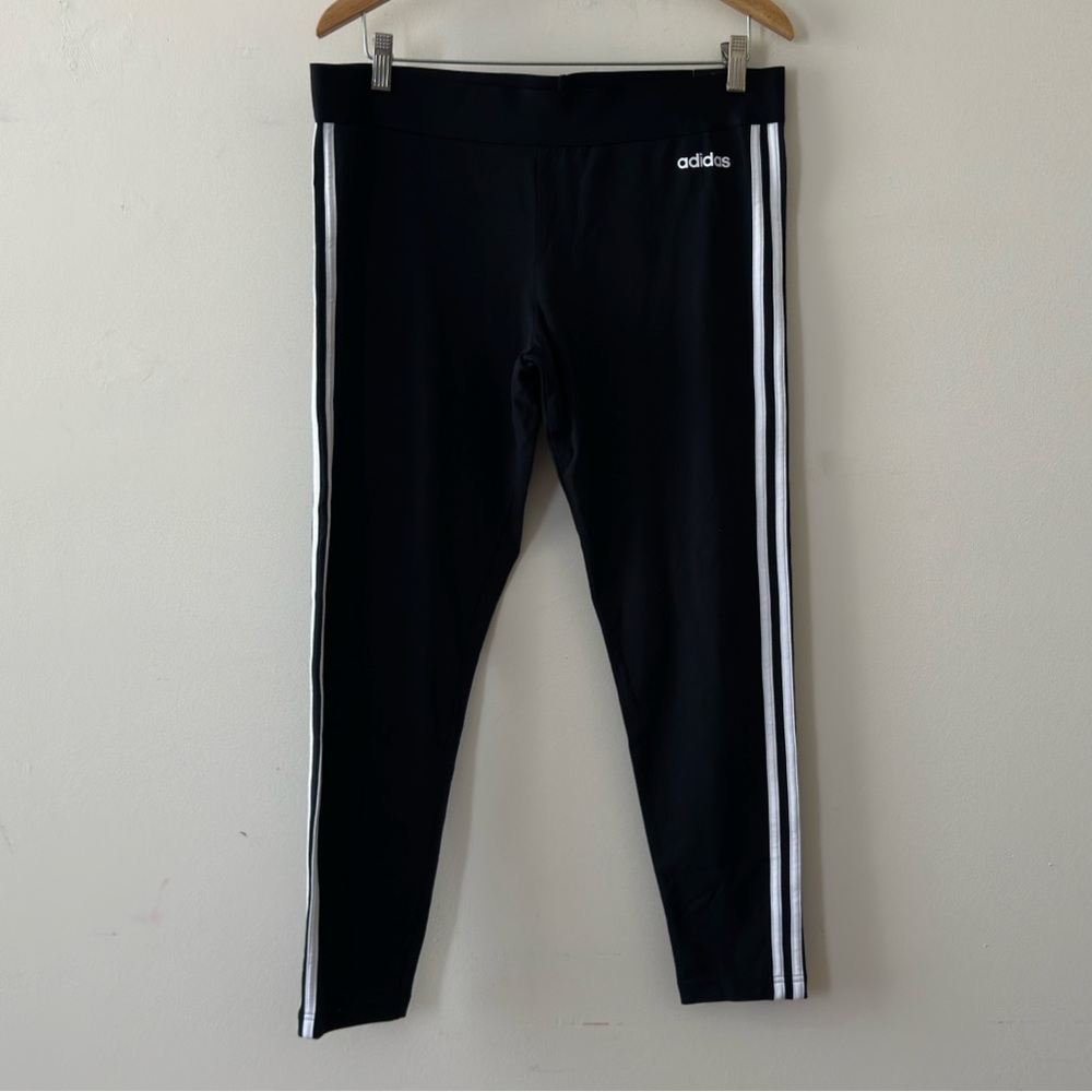 Adidas Woman’s Essentials 3 Stripes Leggings Black & White Activewear size xl